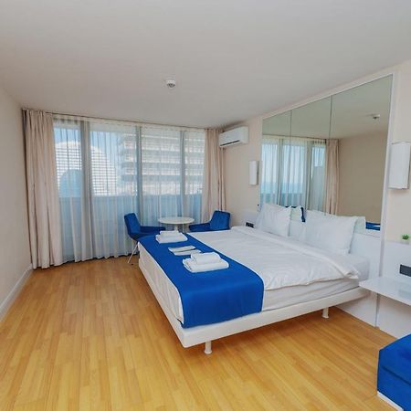 Orbi City Hub Apartments Batumi Bagian luar foto