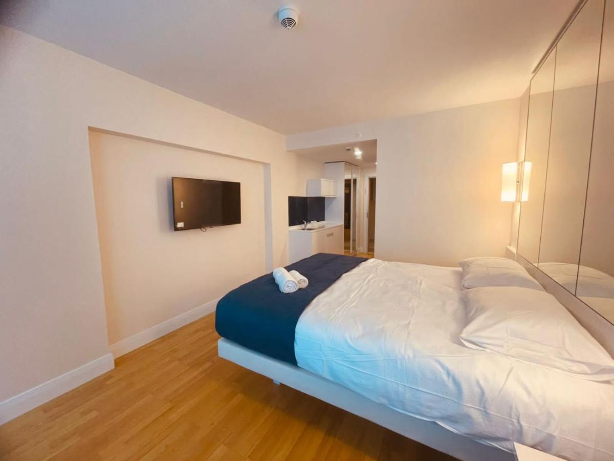 Orbi City Hub Apartments Batumi Bagian luar foto
