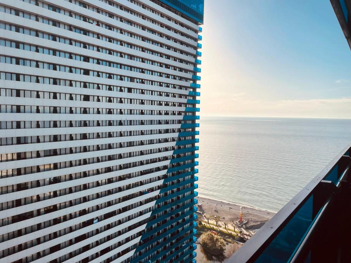 Orbi City Hub Apartments Batumi Bagian luar foto