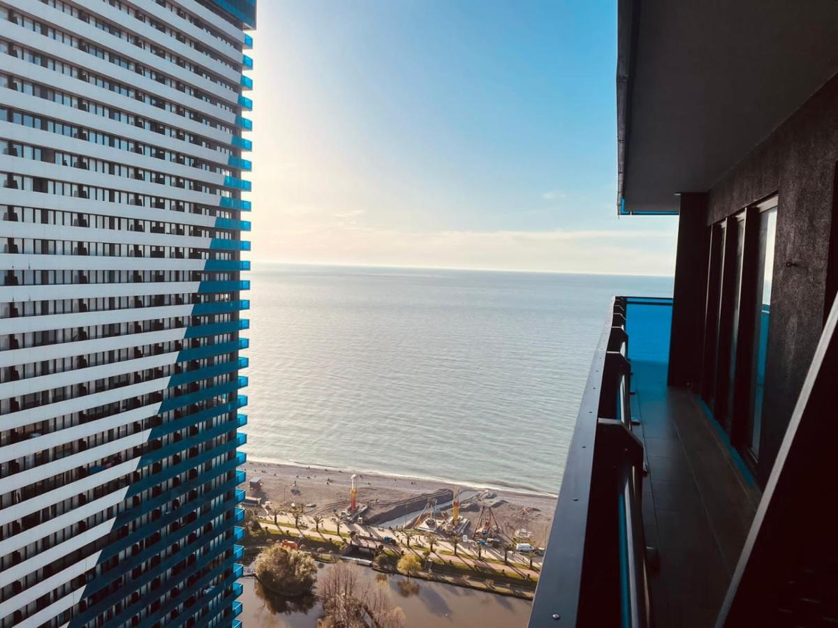 Orbi City Hub Apartments Batumi Bagian luar foto