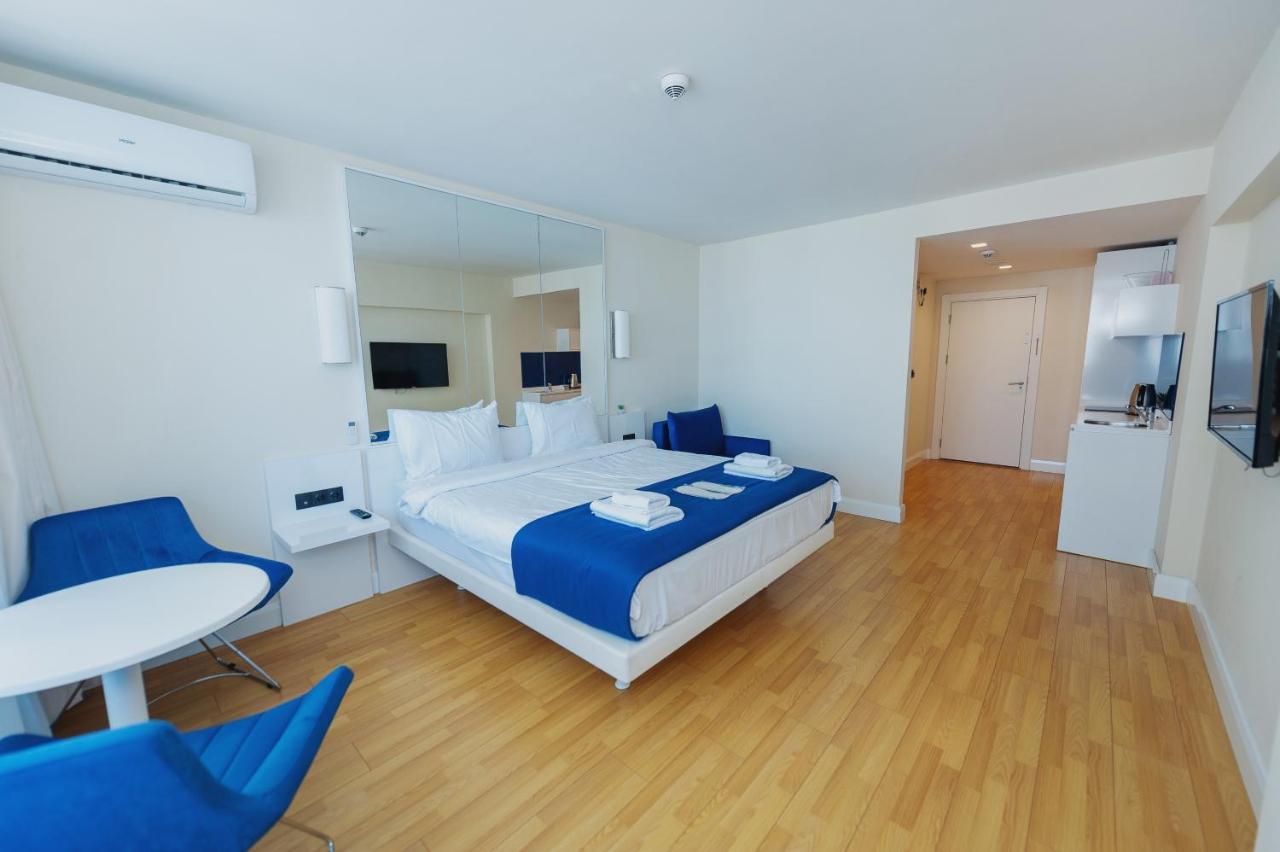Orbi City Hub Apartments Batumi Bagian luar foto