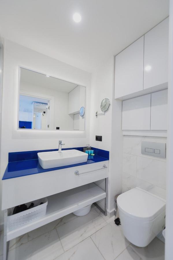 Orbi City Hub Apartments Batumi Bagian luar foto