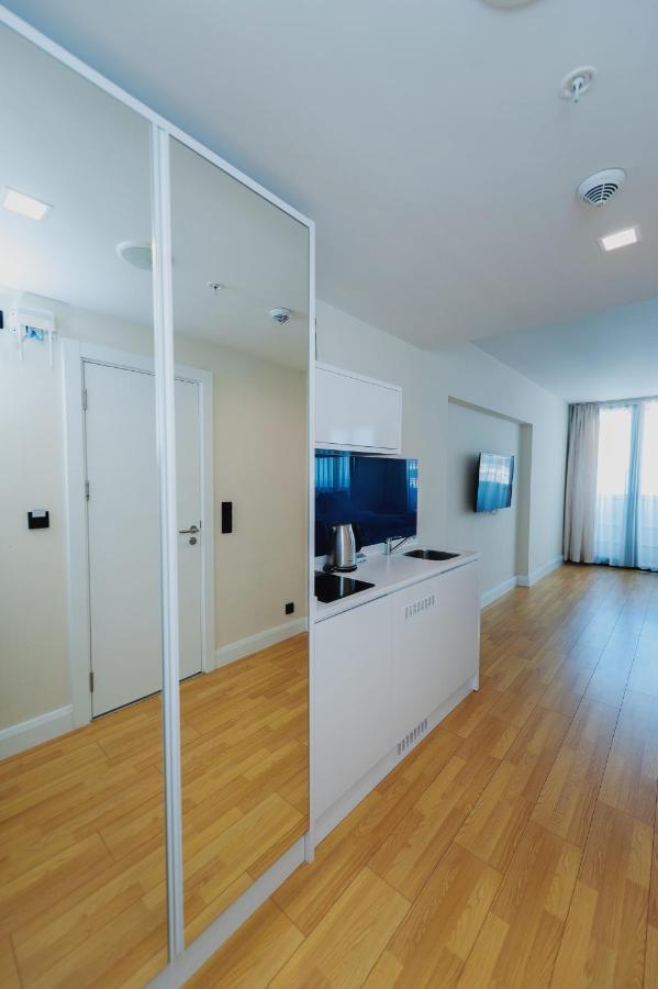 Orbi City Hub Apartments Batumi Bagian luar foto