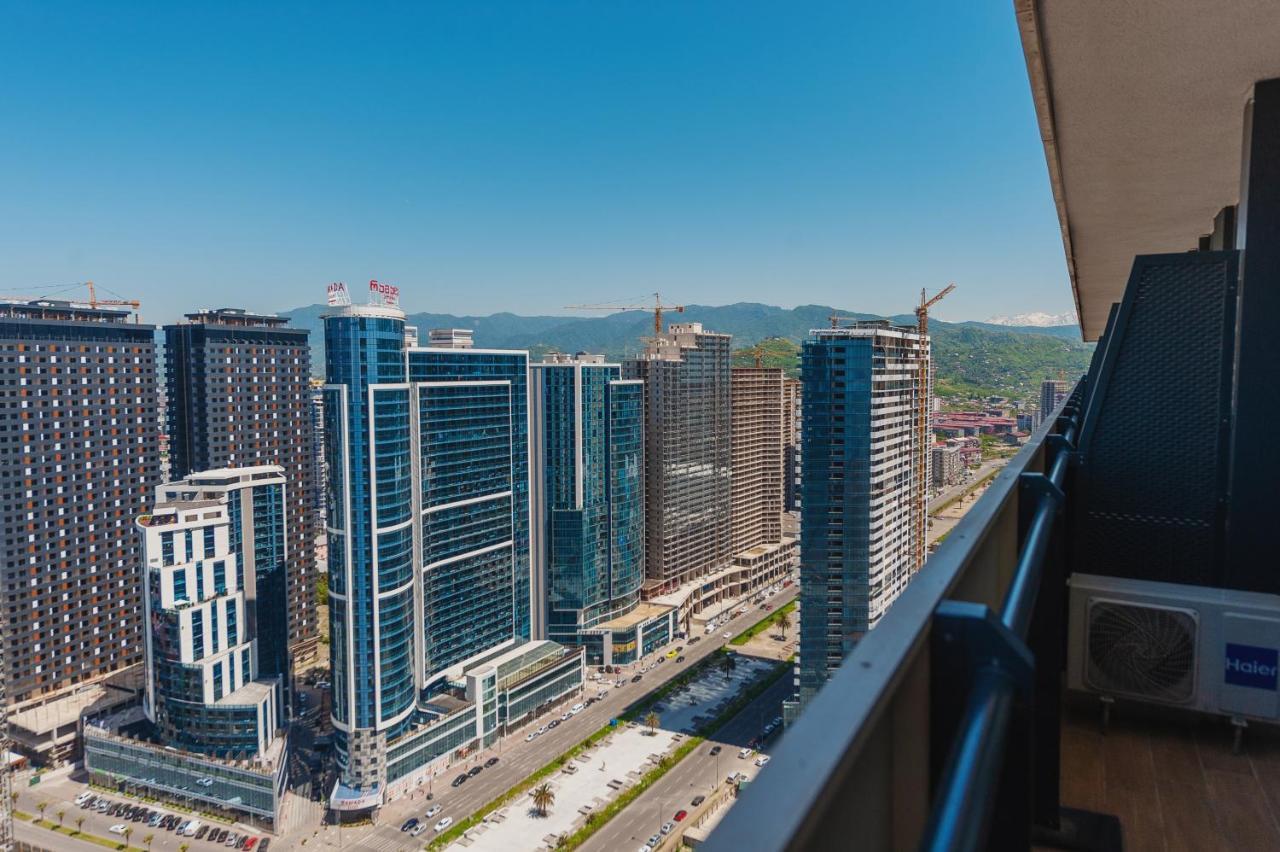 Orbi City Hub Apartments Batumi Bagian luar foto