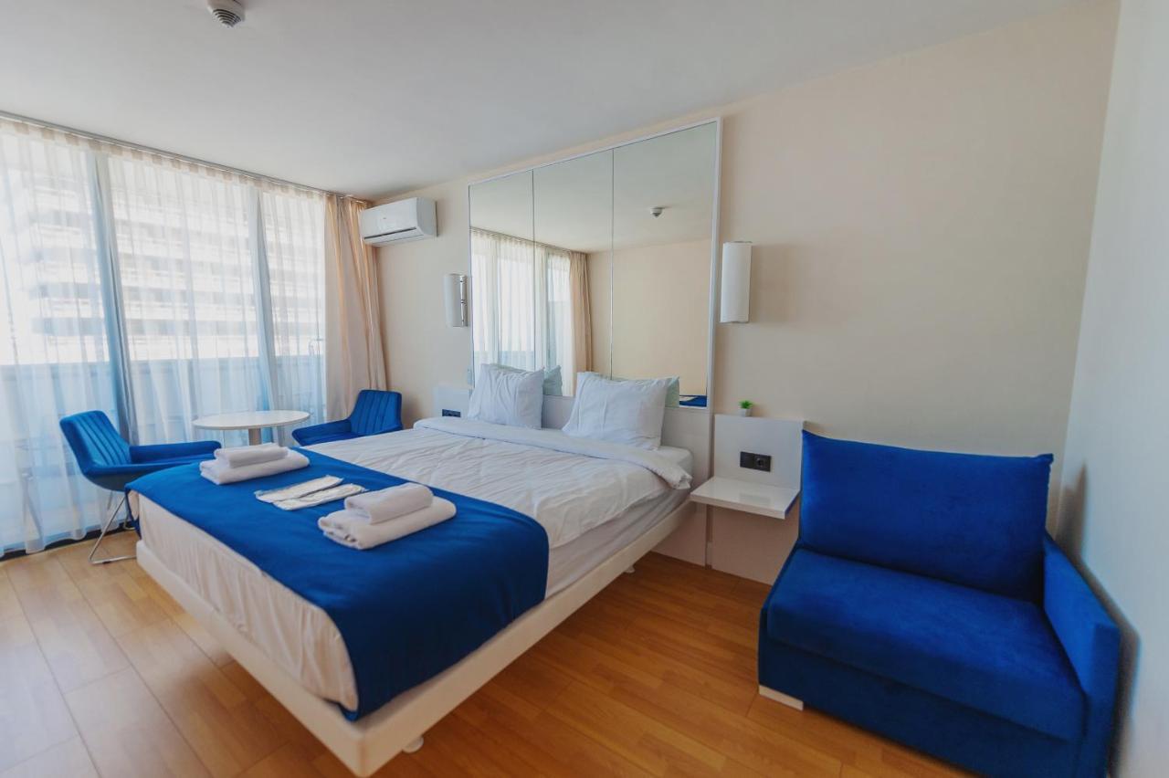 Orbi City Hub Apartments Batumi Bagian luar foto