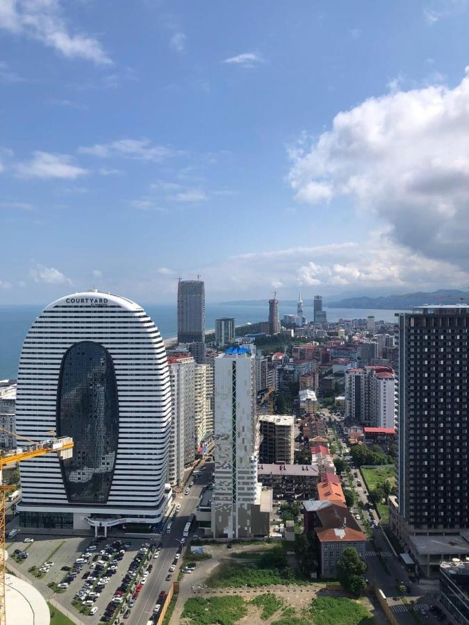 Orbi City Hub Apartments Batumi Bagian luar foto